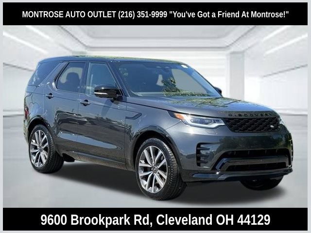 New 2024 Land Rover Discovery Dynamic SE
