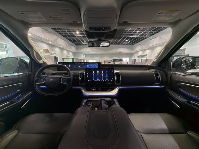 Used 2025 Ford Expedition Max Platinum AWD/4WD image 15