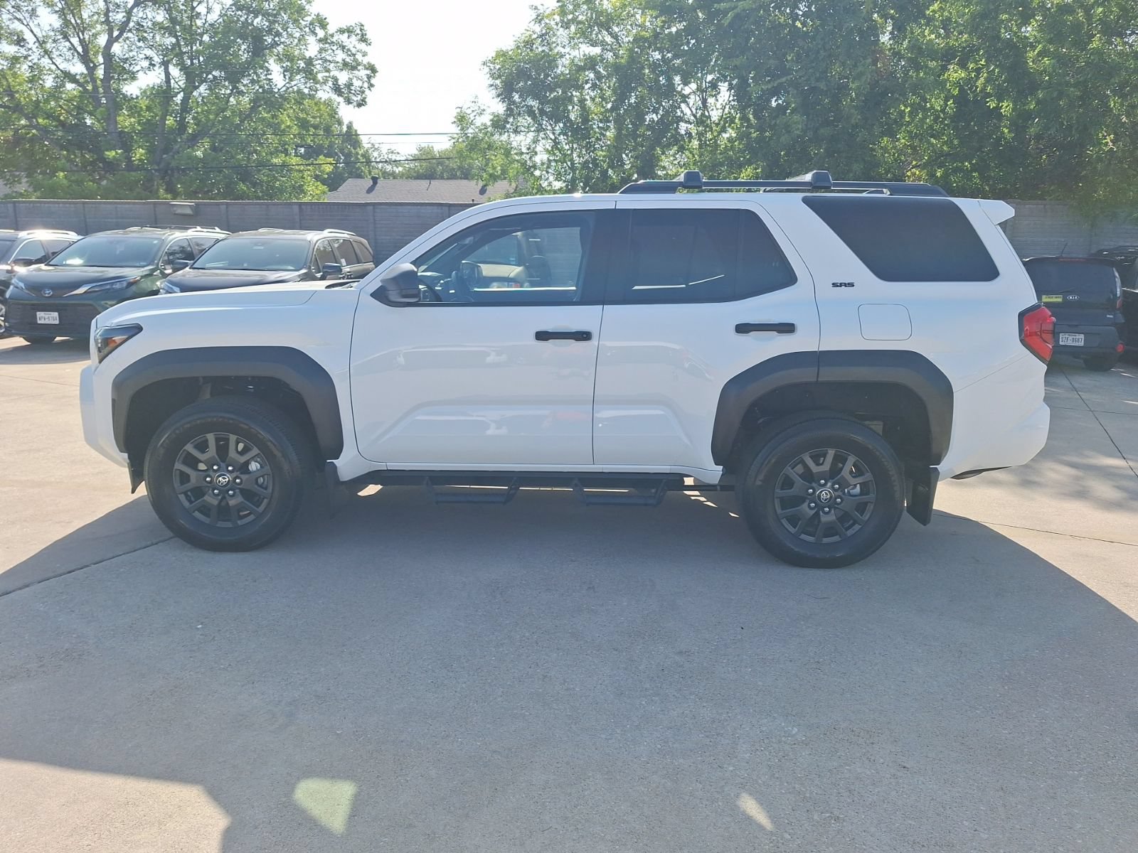Used 2025 Toyota 4Runner SR5 AWD/4WD image 3