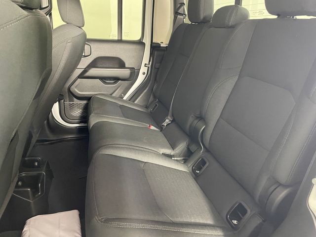 Used 2020 Jeep Gladiator Overland AWD/4WD image 16