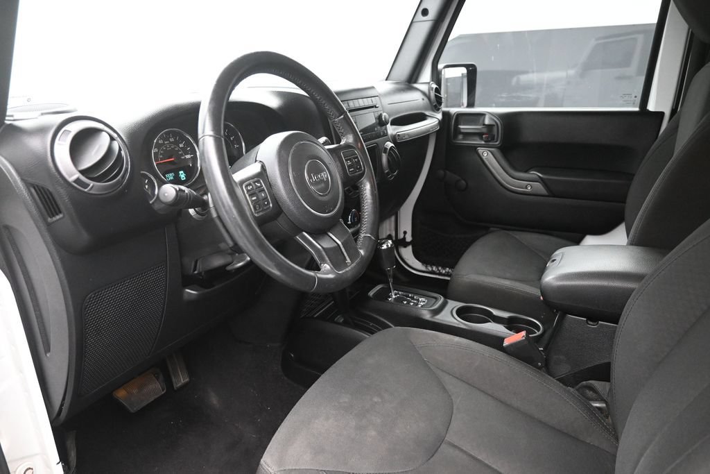 Used 2017 Jeep Wrangler Sport w/ Connectivity Group AWD/4WD image 25