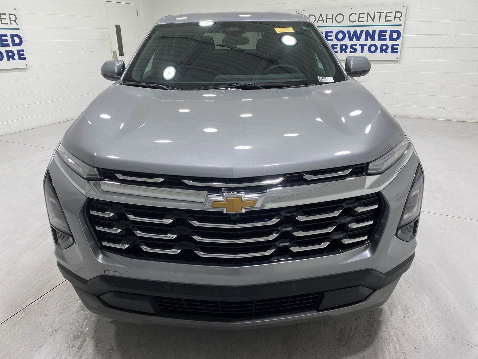 Used 2025 Chevrolet Equinox LT AWD/4WD image 3