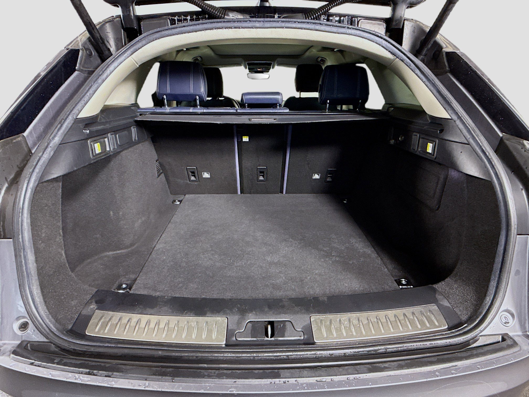 Used 2020 Land Rover Range Rover Velar S image 35