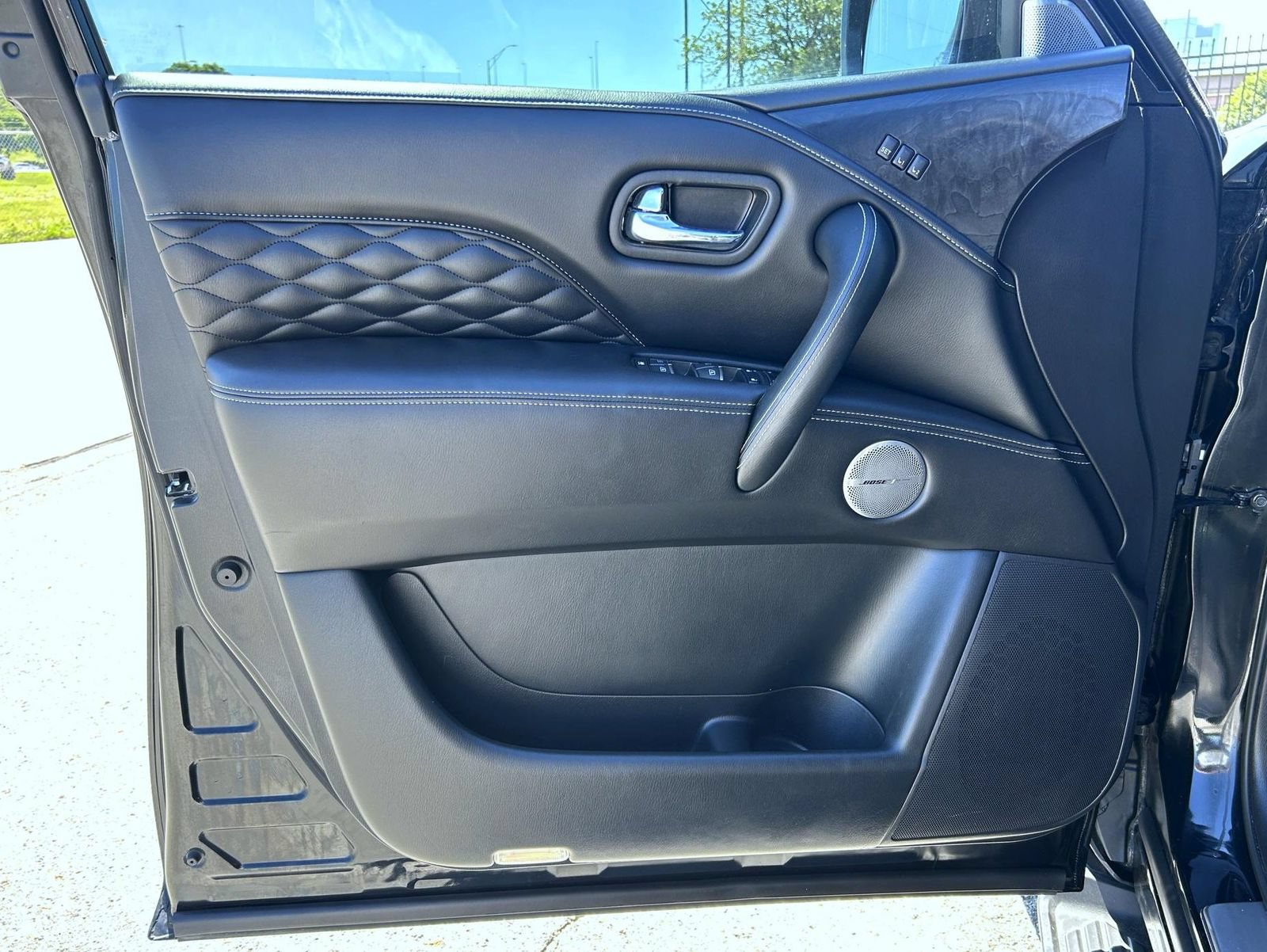 Used 2024 INFINITI QX80 Sensory w/ Cargo Package AWD/4WD image 9