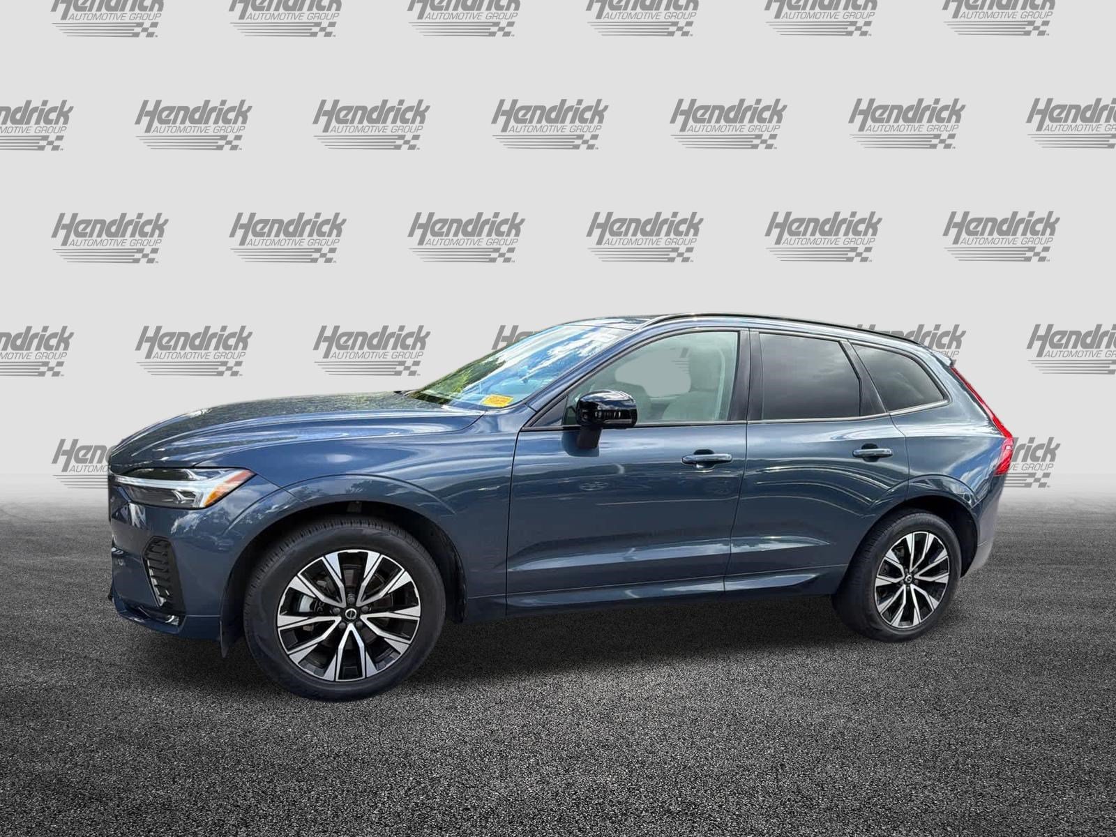 Used 2024 Volvo XC60 B5 Core w/ Protection Package Premier AWD/4WD image 10