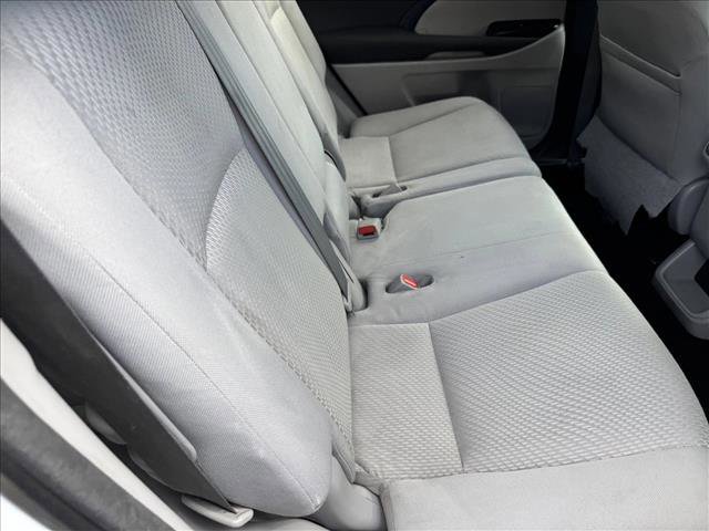 Used 2014 Toyota Highlander LE image 18