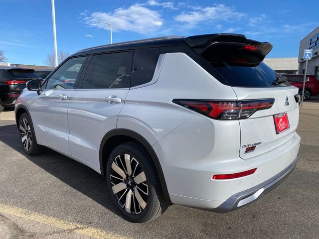 New 2026 Mitsubishi Outlander SEL image 3