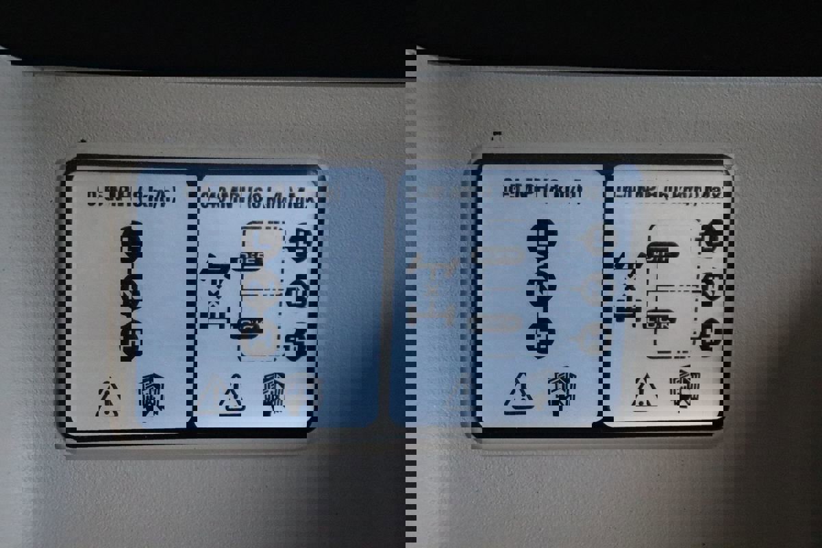 Used 2004 Land Rover Discovery SE image 33