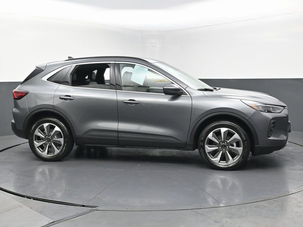 Used 2025 Ford Escape Platinum image 6