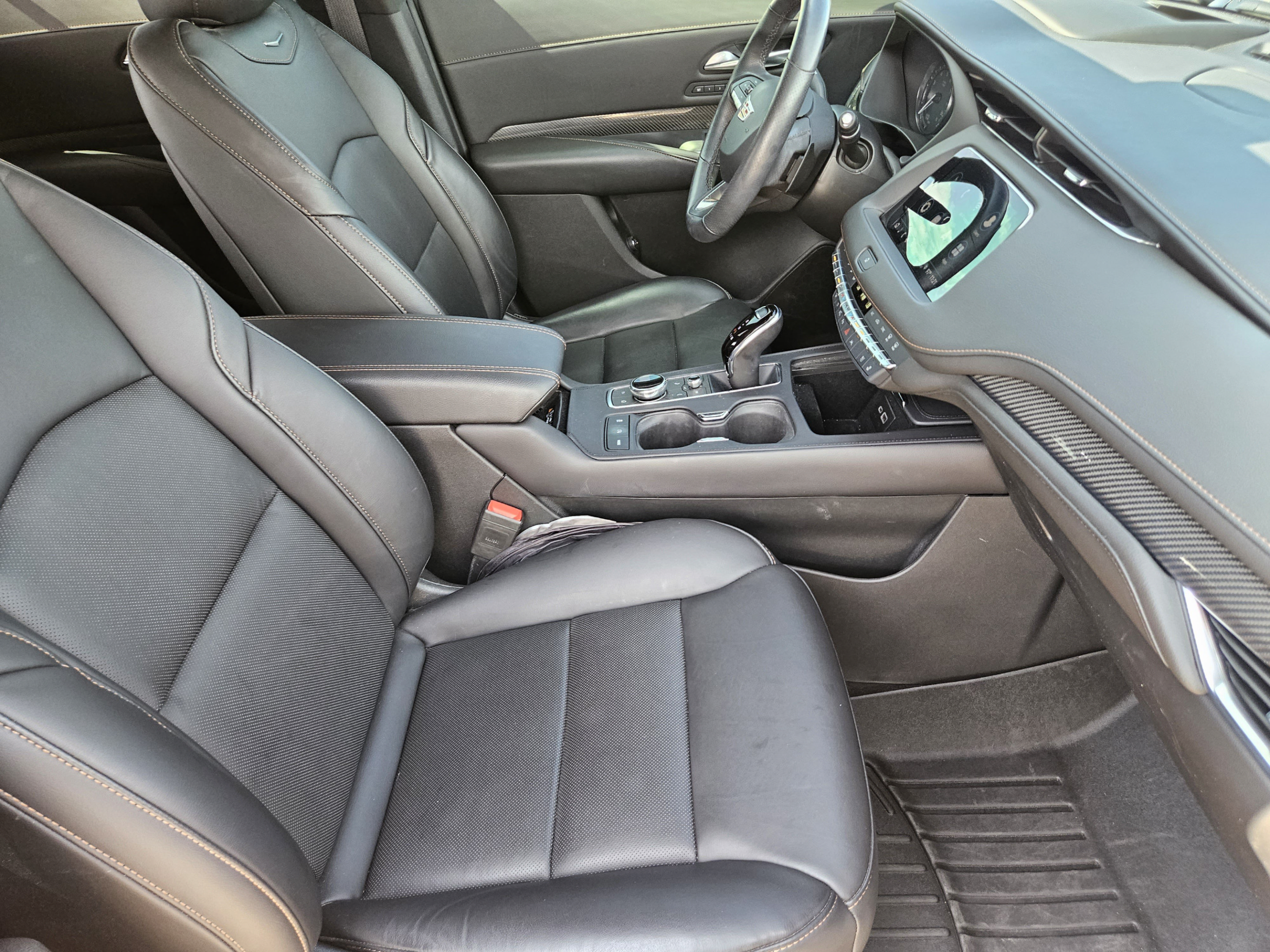 Used 2023 Cadillac XT4 Sport FWD image 6