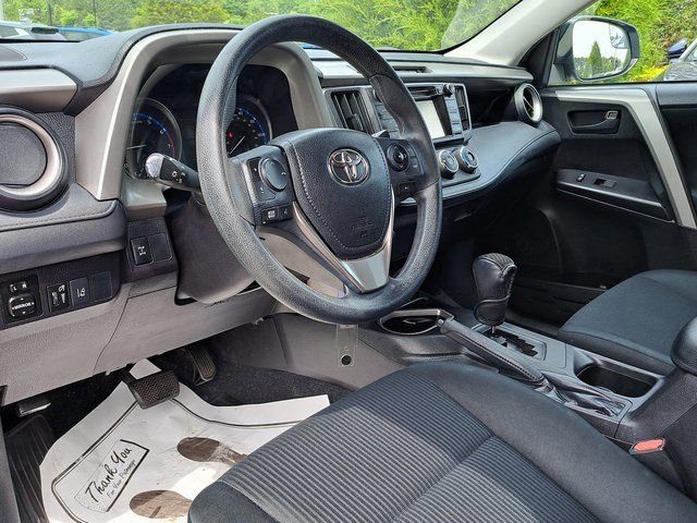 Used 2018 Toyota RAV4 LE w/ All Weather Liner Package AWD/4WD image 8