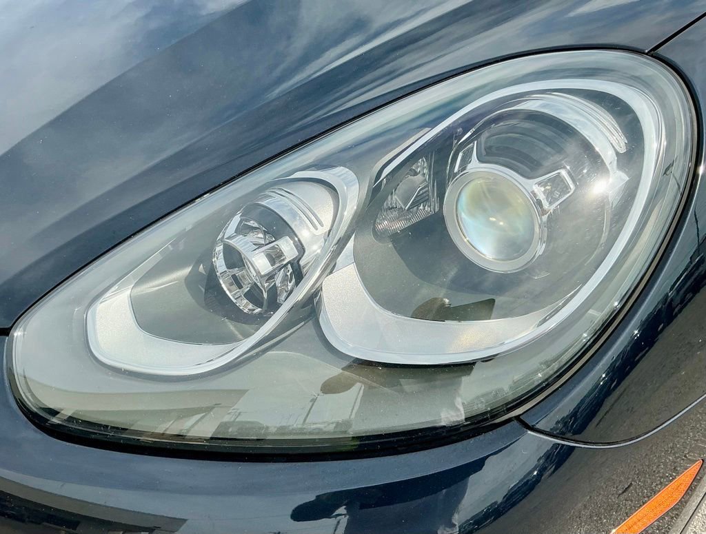 Used 2018 Porsche Cayenne AWD/4WD image 10