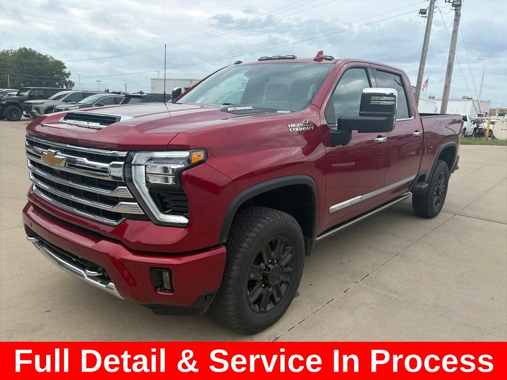 Used 2026 Chevrolet Silverado 2500 High Country w/ High Country Premium Package AWD/4WD image 3