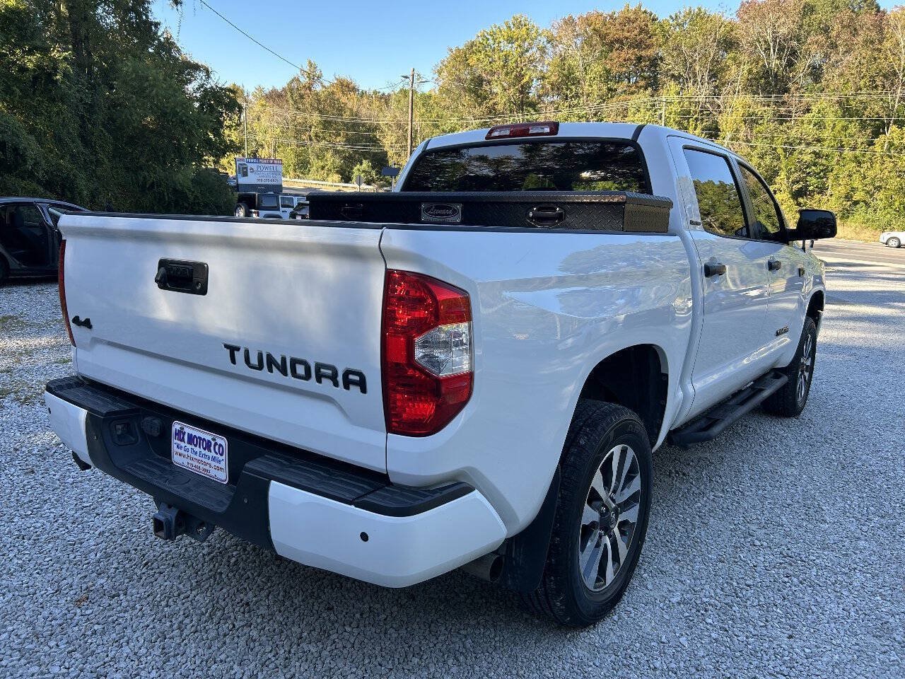 Used 2017 Toyota Tundra Limited w/ Limited Premium Package AWD/4WD image 5