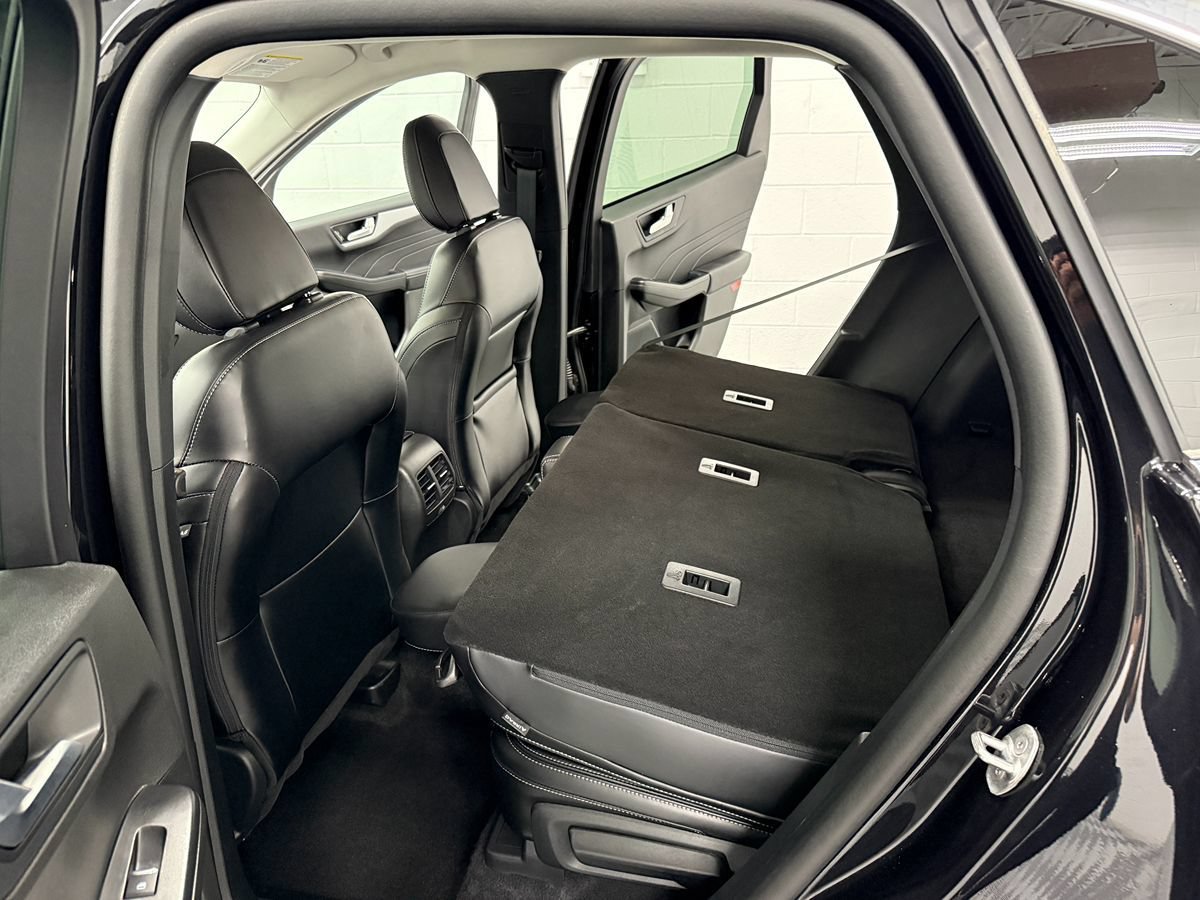 Used 2025 Ford Escape Platinum AWD/4WD image 13