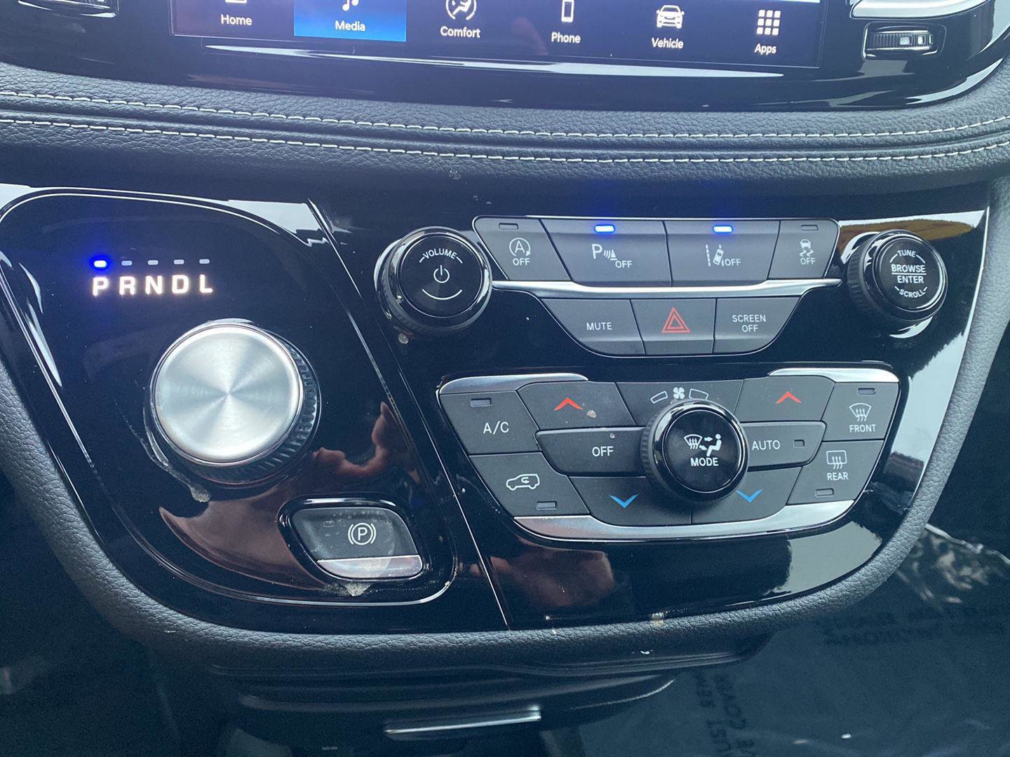 New 2026 Chrysler Pacifica Select image 13