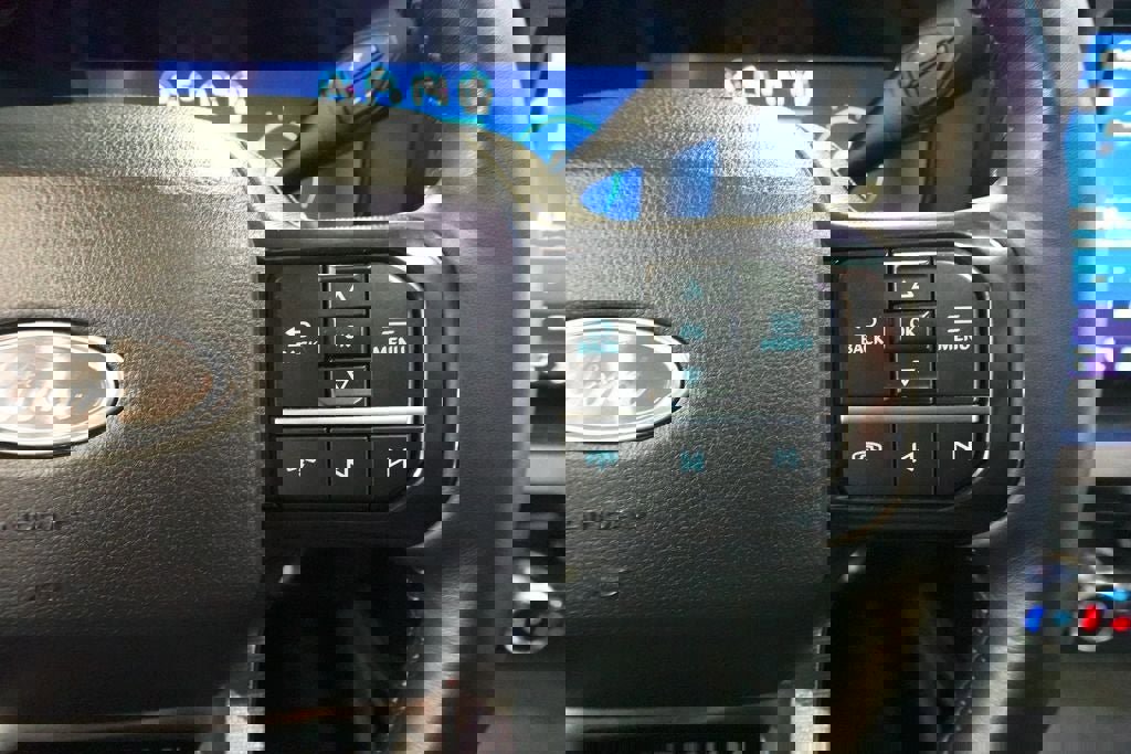 Certified 2025 Ford F350 Platinum w/ Tremor Off-Road Package AWD/4WD image 14