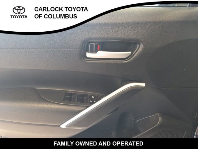 Used 2024 Toyota Corolla Cross AWD Hybrid w/ Convenience Package image 11
