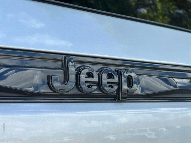 Certified 2024 Jeep Grand Cherokee Limited w/ Black Appearance Package image 29