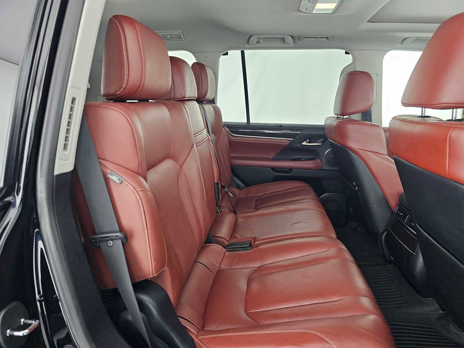 Used 2018 Lexus LX 570 4WD w/ Luxury Package image 12