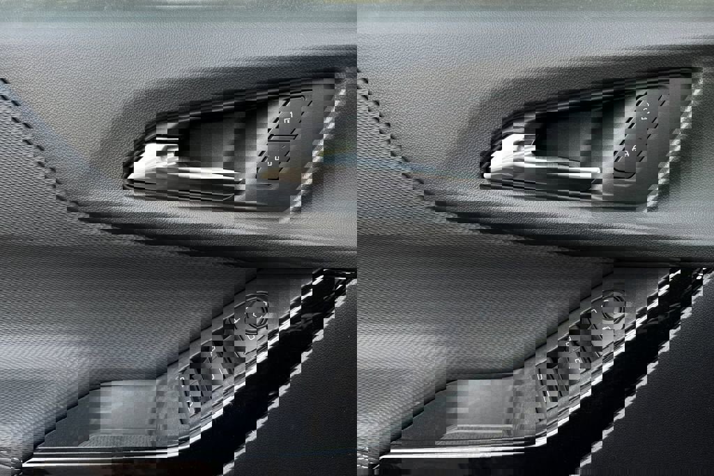 New 2026 Chevrolet Equinox LT w/ Convenience Package II image 11