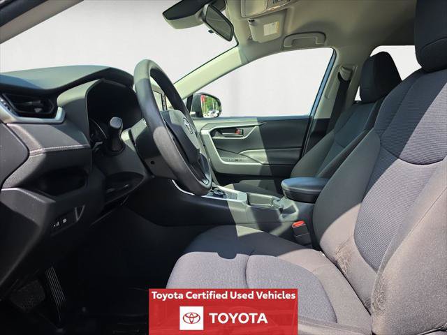 Certified 2021 Toyota RAV4 LE AWD/4WD image 11