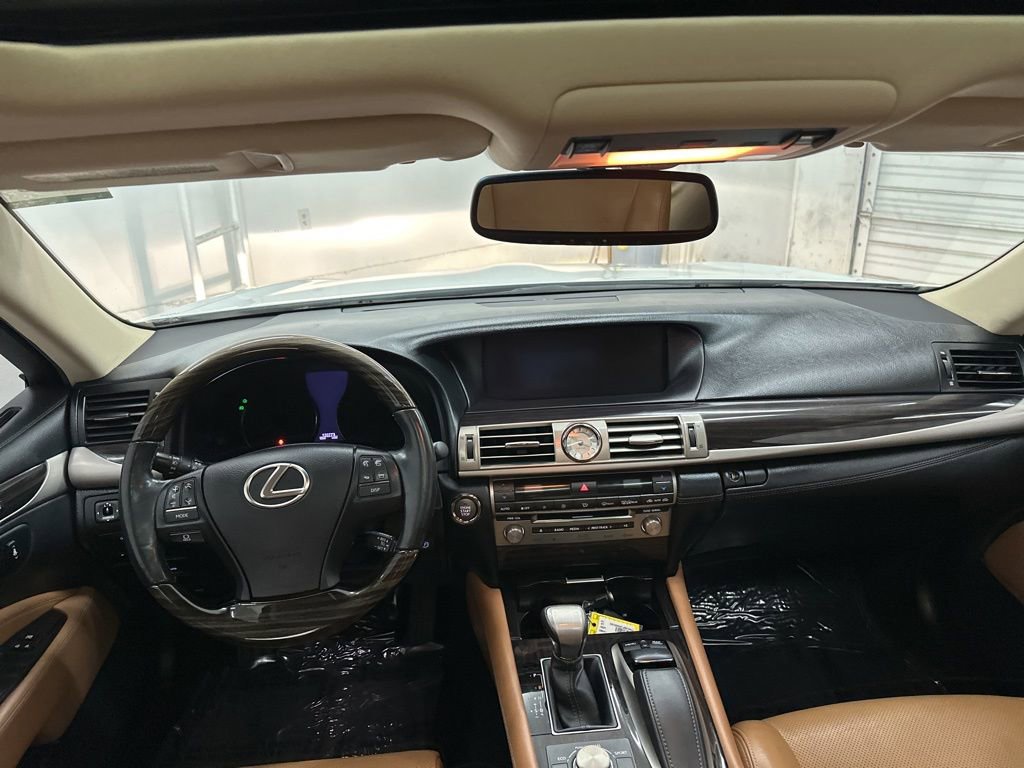Used 2014 Lexus LS 460 AWD w/ Comfort Package image 24