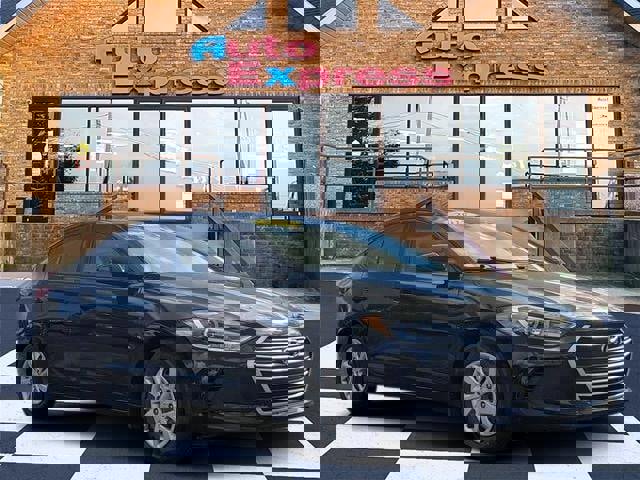 Used 2017 Hyundai Elantra SE