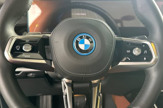Used 2025 BMW i7 xDrive60 w/ Executive Package AWD/4WD image 27