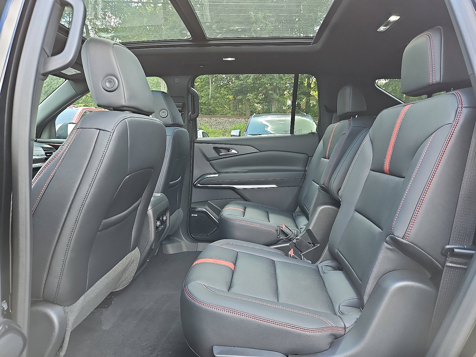 New 2026 Chevrolet Traverse RS image 5