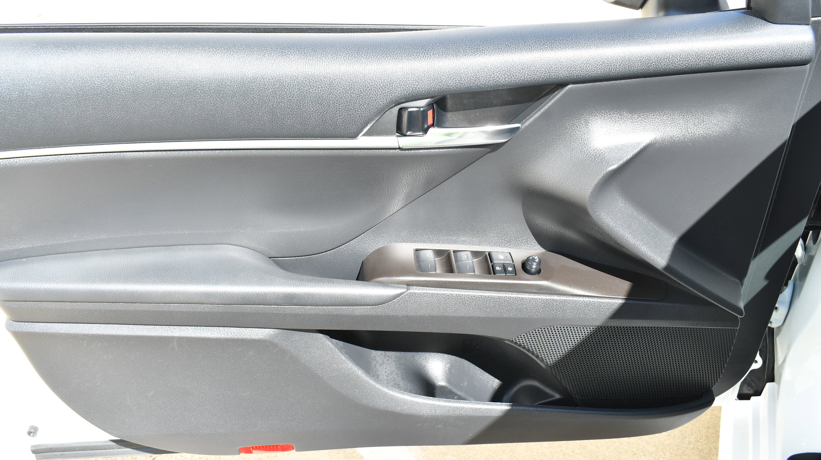 Used 2022 Toyota Camry SE FWD image 11