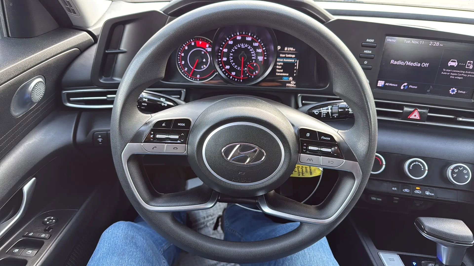 Used 2021 Hyundai Elantra SE image 10