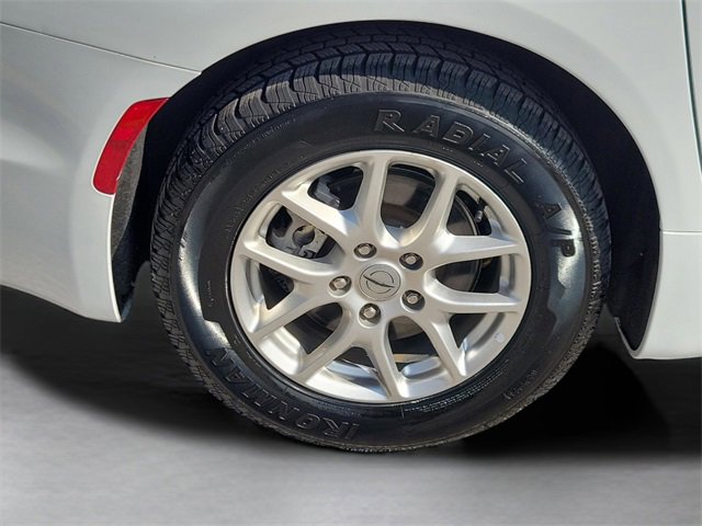 Used 2024 Chrysler Pacifica Touring-L image 5