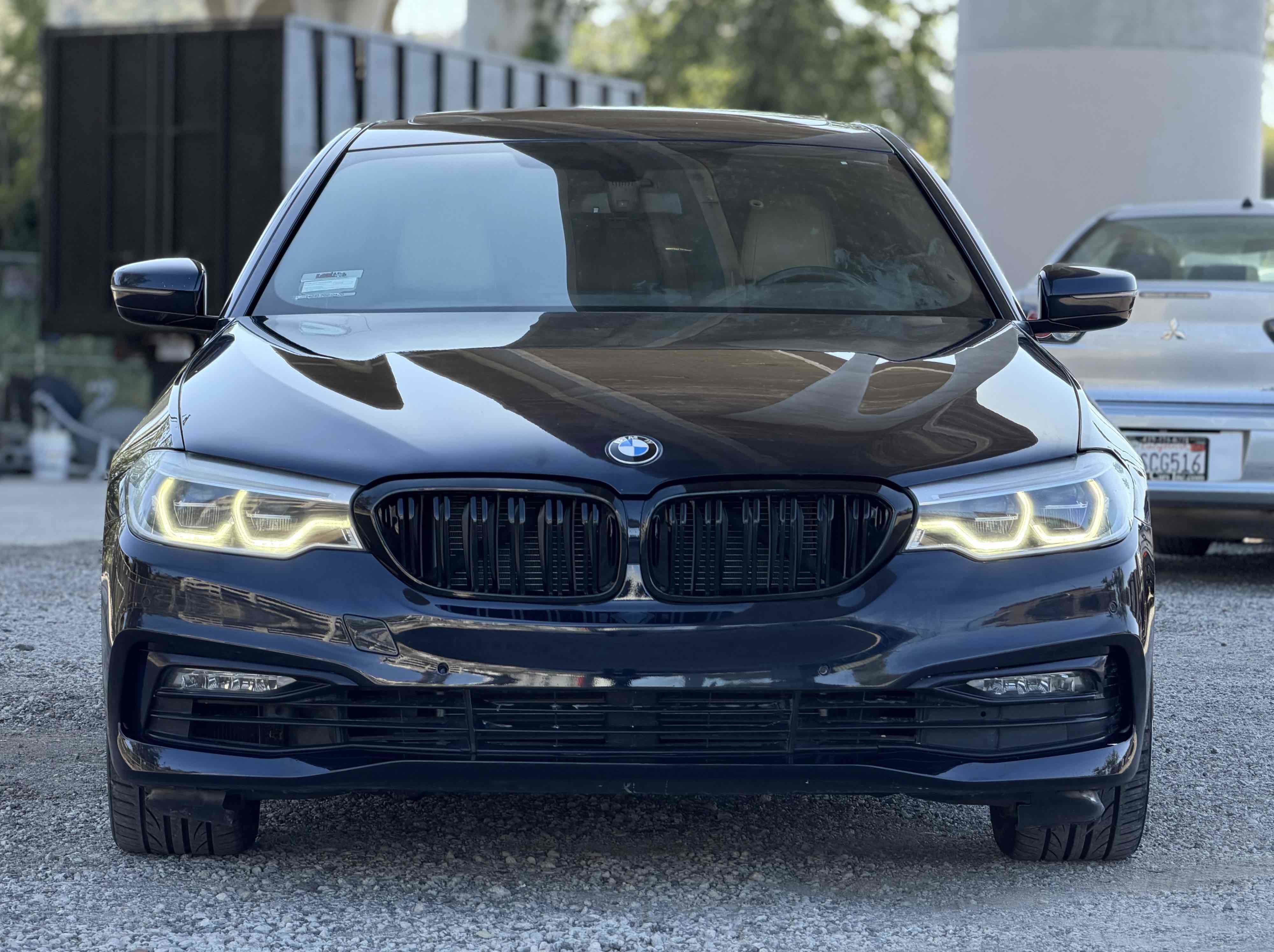 Used 2017 BMW 540i xDrive AWD/4WD image 2