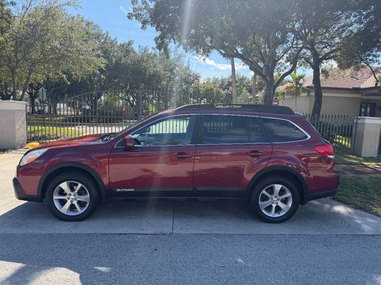 Used 2013 Subaru Outback 2.5i Limited image 4