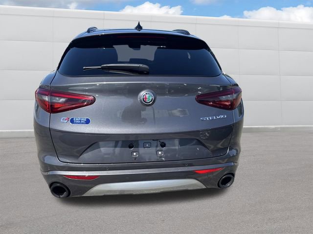 Used 2022 Alfa Romeo Stelvio Ti w/ Active Assist Plus Package AWD/4WD image 4