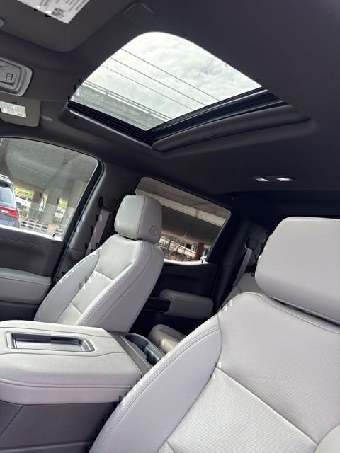 Used 2022 GMC Sierra 1500 SLT w/ SLT Premium Plus Package AWD/4WD image 18