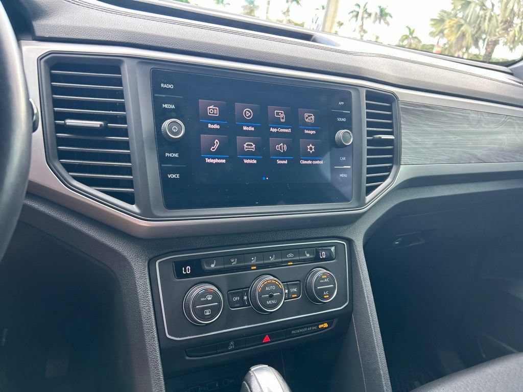 Used 2020 Volkswagen Atlas Cross Sport SE FWD image 32