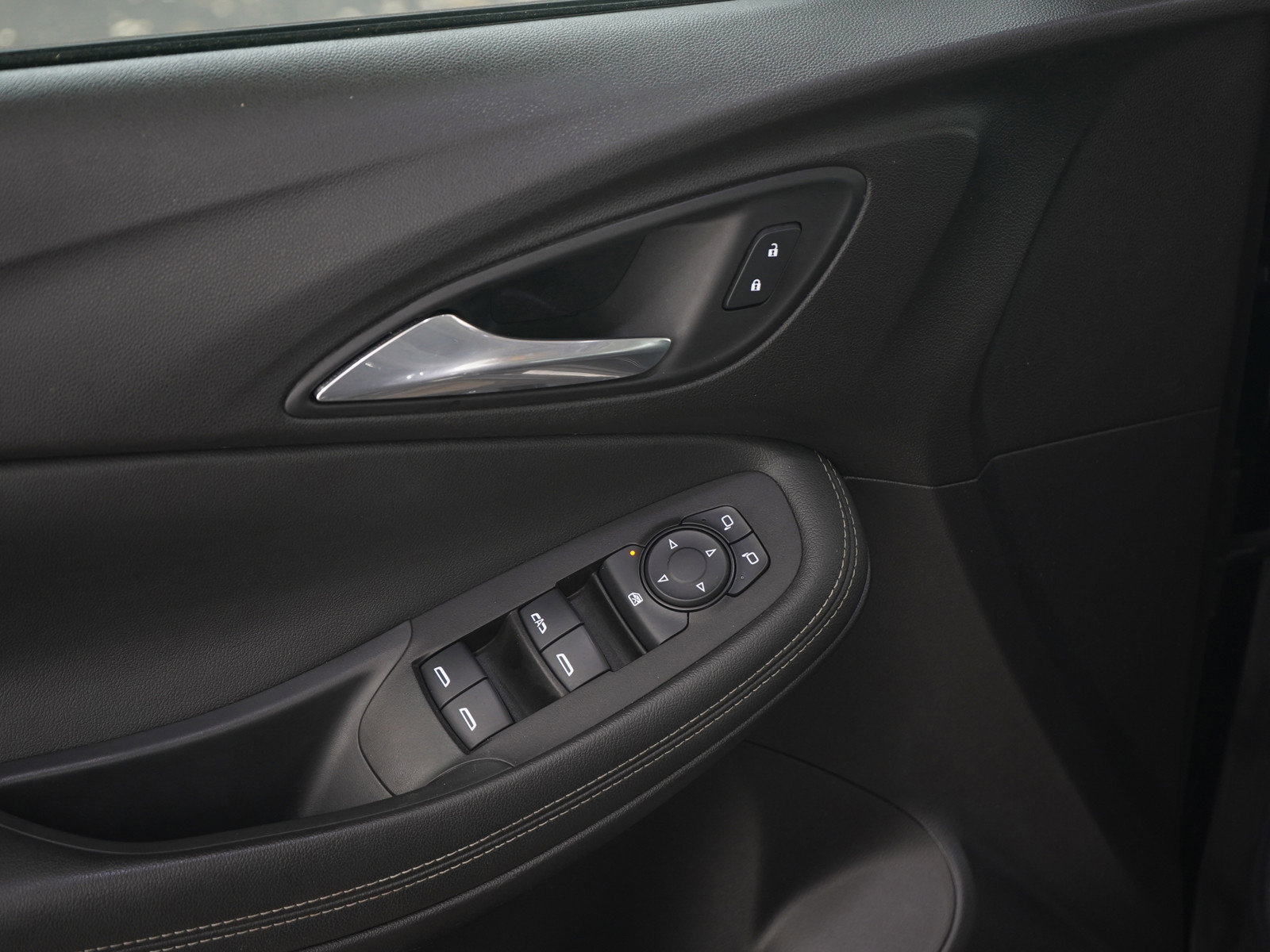 Used 2020 Buick Encore GX Preferred w/ Cold Weather Comfort Package image 20