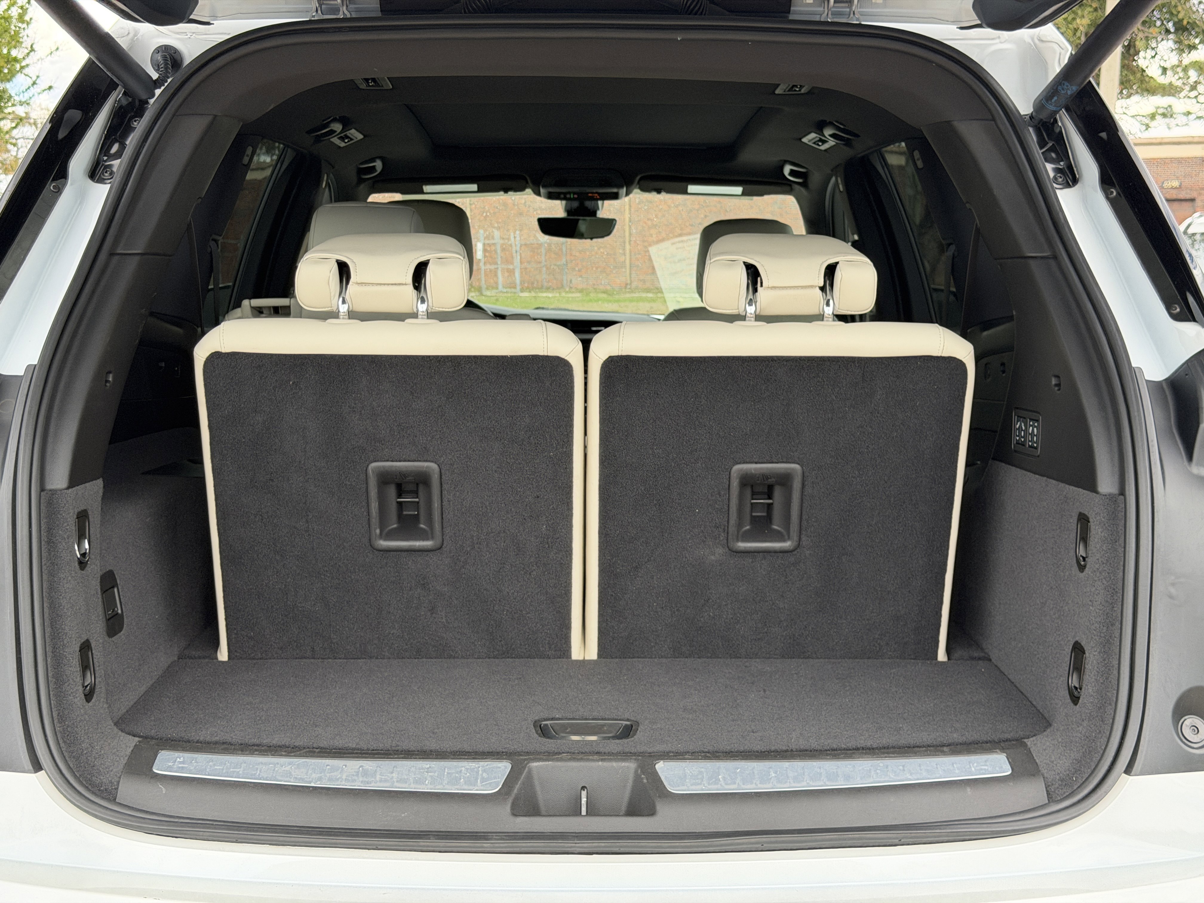 Certified 2025 Cadillac XT6 Sport w/ Technology Package image 10