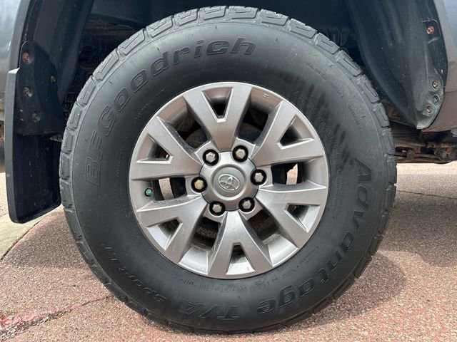 Used 2017 Toyota Tacoma SR5 w/ Tow Package image 33