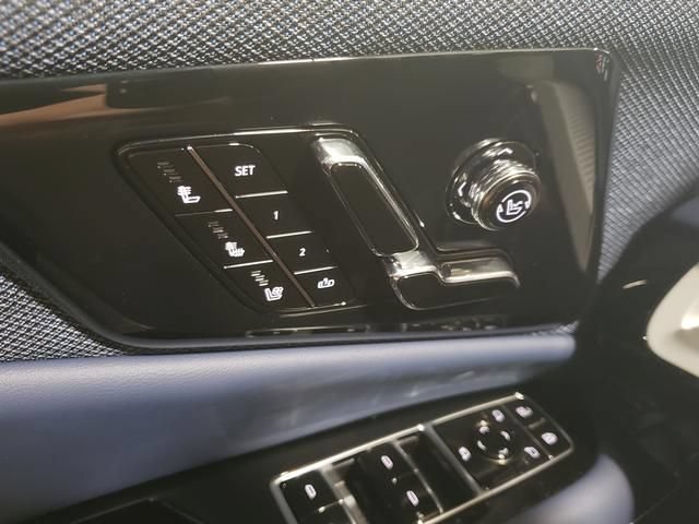New 2027 Cadillac Optiq Premium Luxury w/ LPO, Floor Liner Package AWD/4WD image 23