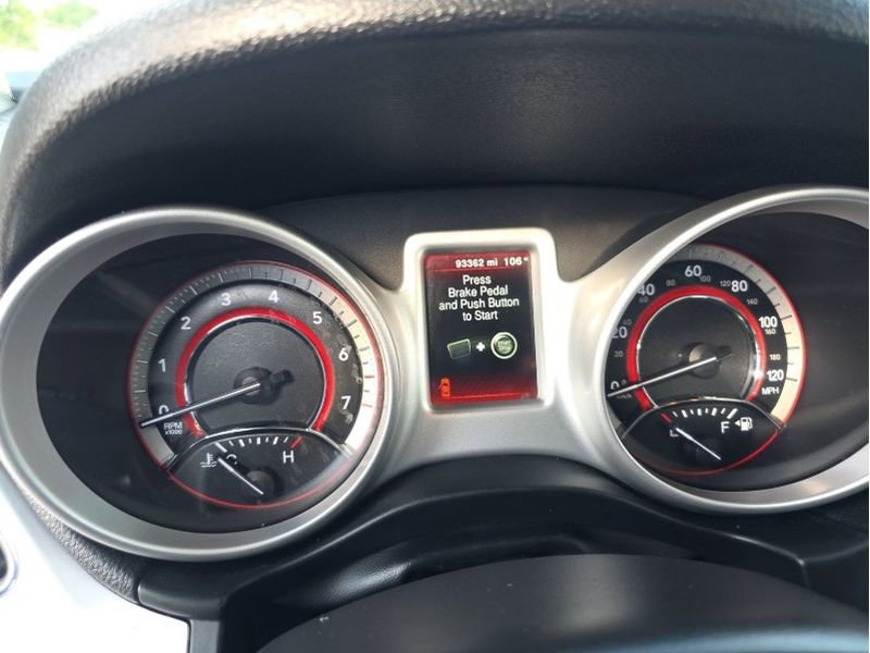 Used 2019 Dodge Journey SE image 23