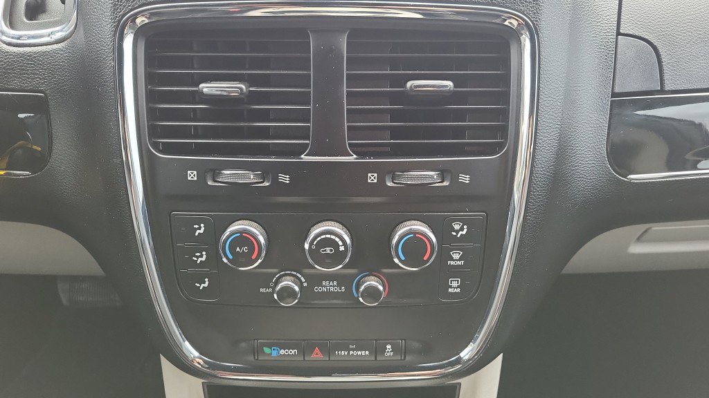 Used 2019 Dodge Grand Caravan SXT image 33