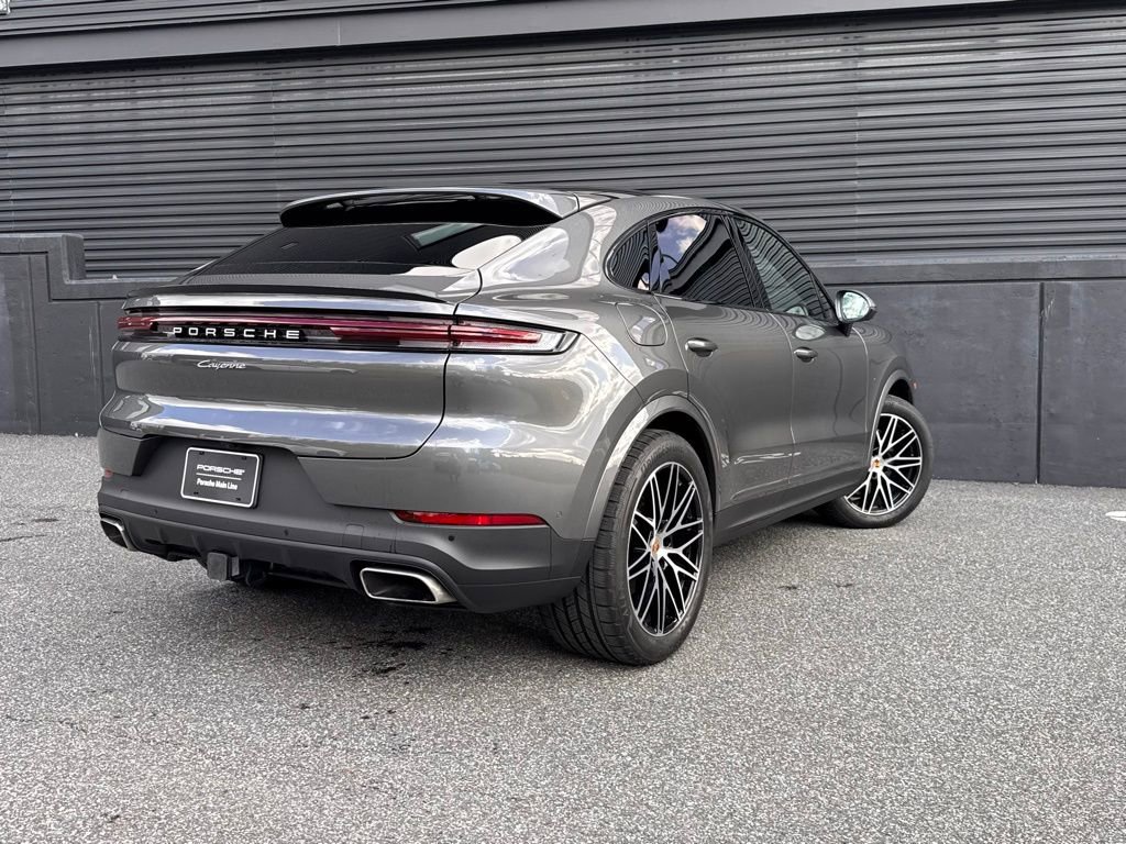 Used 2025 Porsche Cayenne Coupe image 10