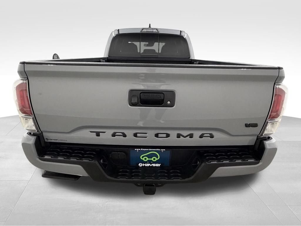 Used 2021 Toyota Tacoma TRD Sport AWD/4WD image 8