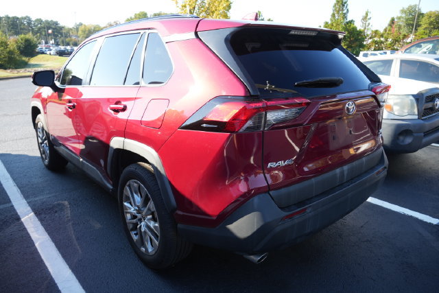 Used 2022 Toyota RAV4 XLE Premium AWD/4WD image 15
