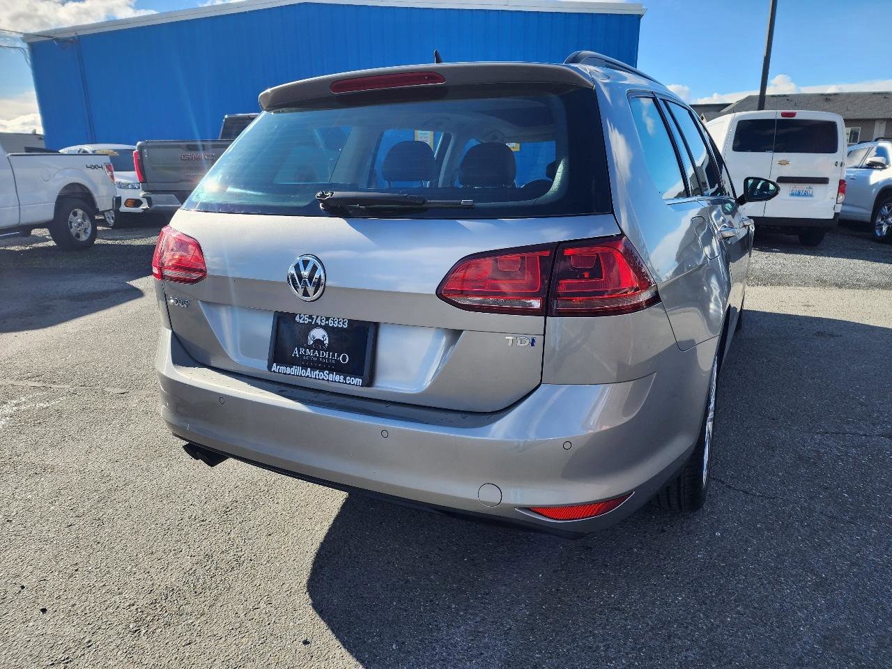 Used 2015 Volkswagen Golf TDI SE image 6