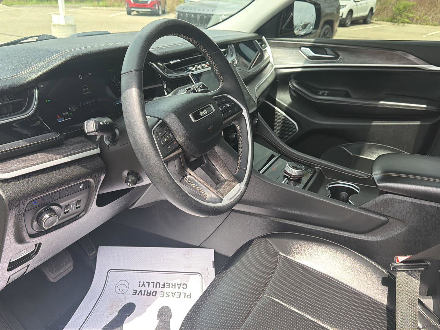 Used 2023 Jeep Grand Cherokee 30th Anniversary AWD/4WD image 17