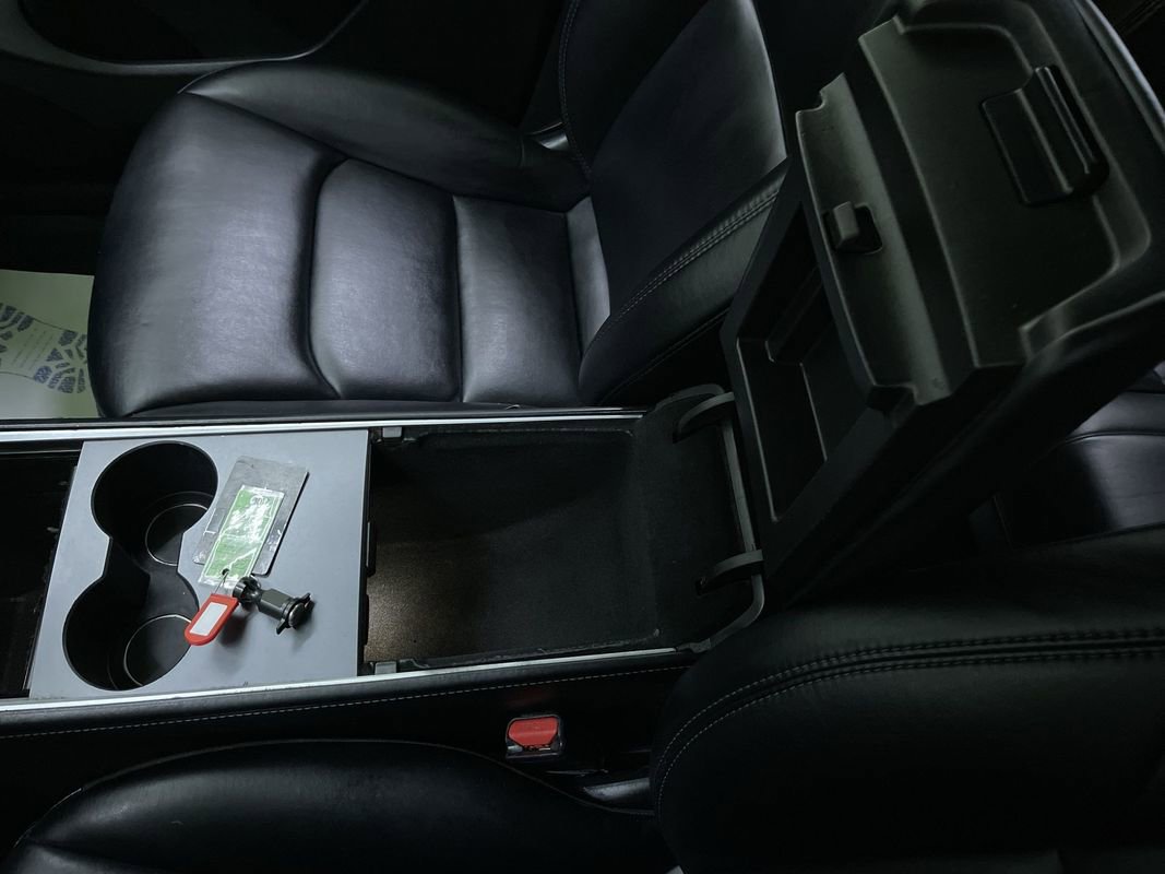 Used 2022 Tesla Model Y Long Range image 13